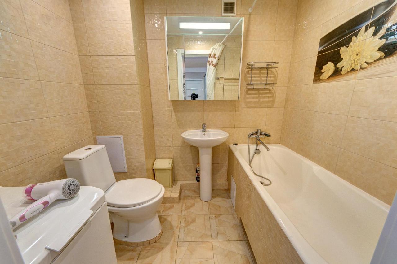 Excellent Apartment Druzhby Narodov Boulevard 3A. Lybedskaya Metro Station Kiev Exterior foto
